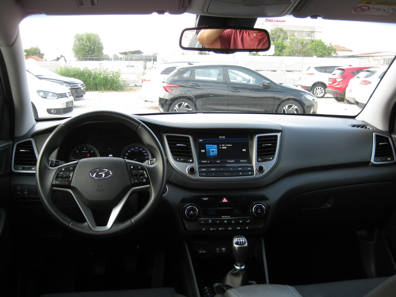 Hyundai Tucson 1, 7 CRDI, снимка 8 - Автомобили и джипове - 52596726