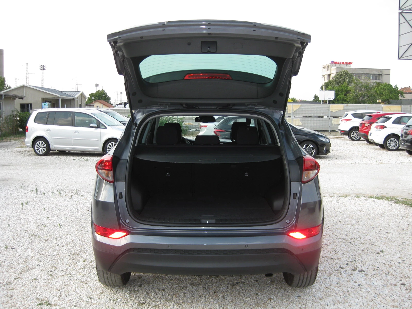 Hyundai Tucson 1, 7 CRDI, снимка 12 - Автомобили и джипове - 52596726