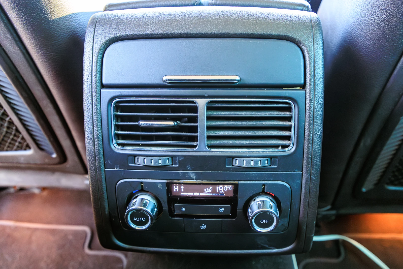 VW Touareg, снимка 6 - Автомобили и джипове - 54315510