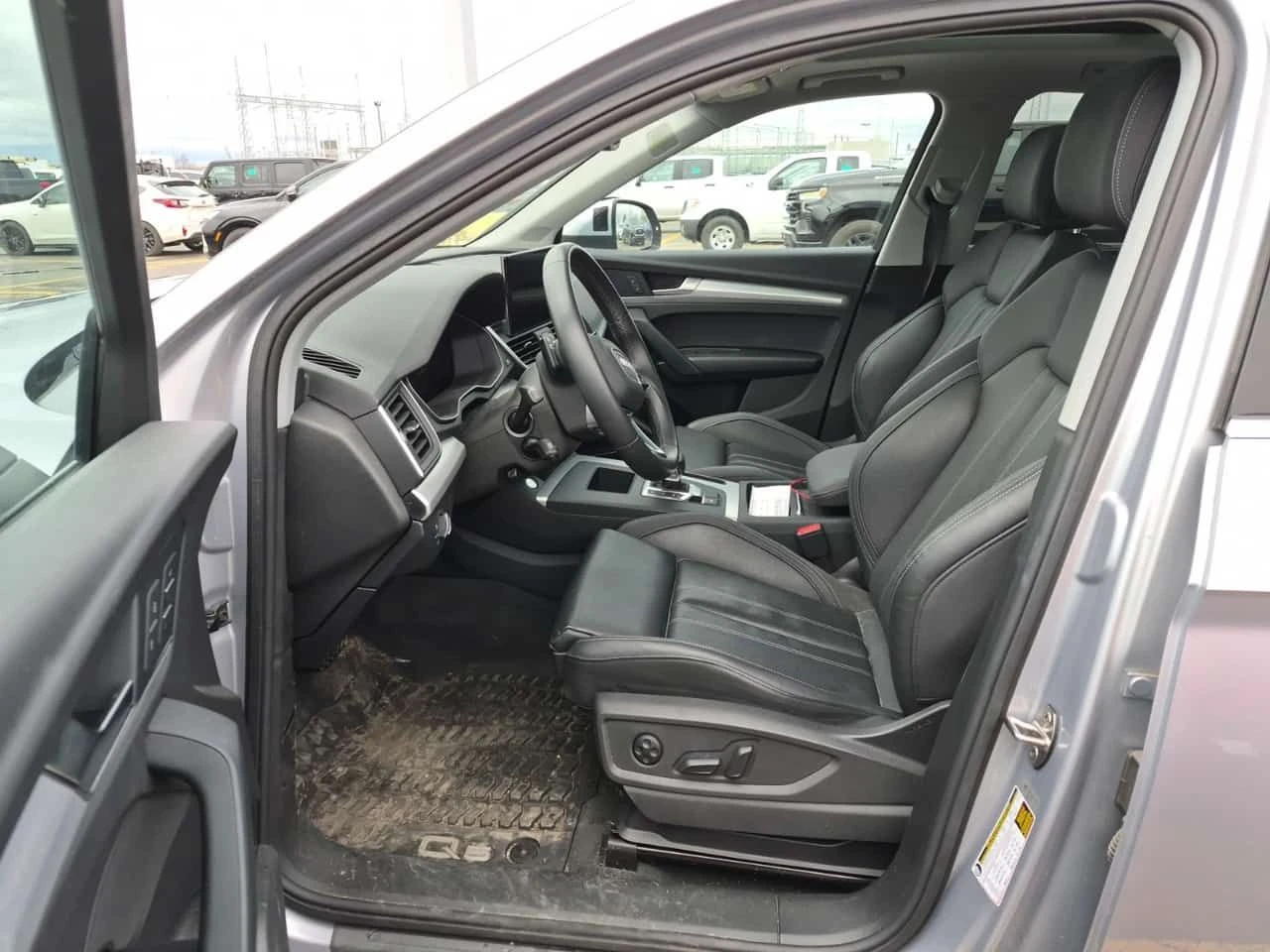 Audi Q5 * TECHNIK * CARFAX * 2 КЛЮЧА * ОБДУХВАНЕ, снимка 5 - Автомобили и джипове - 54456892