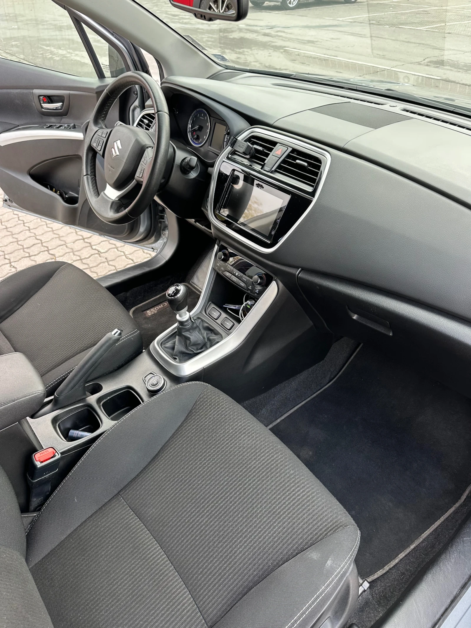 Suzuki SX4 S-Cross, снимка 7 - Автомобили и джипове - 54868659