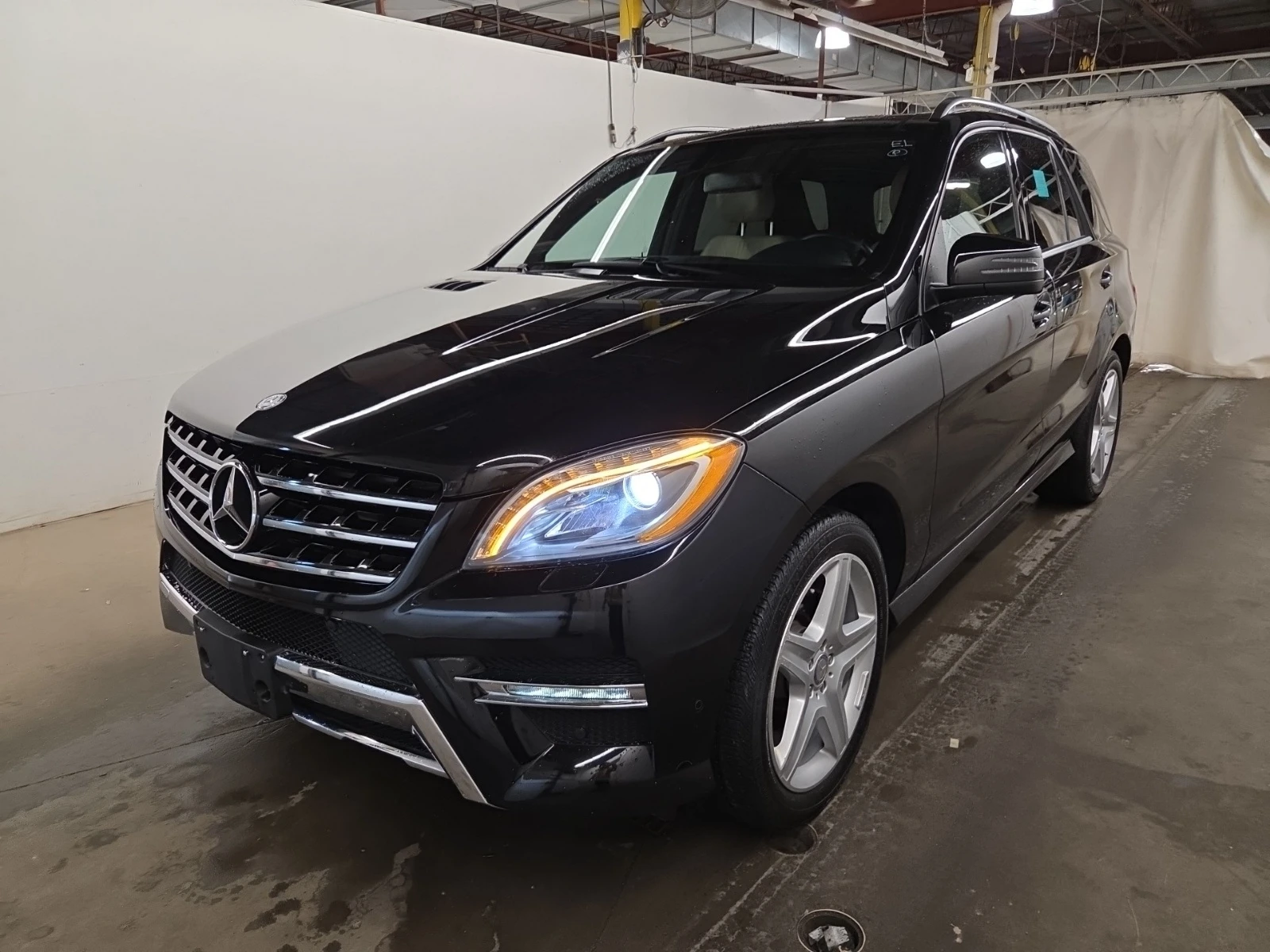 Mercedes-Benz ML 350 AMG * ОБДУХВАНЕ * H&K * КАМЕРА * ПАНОРАМА * CARFAX