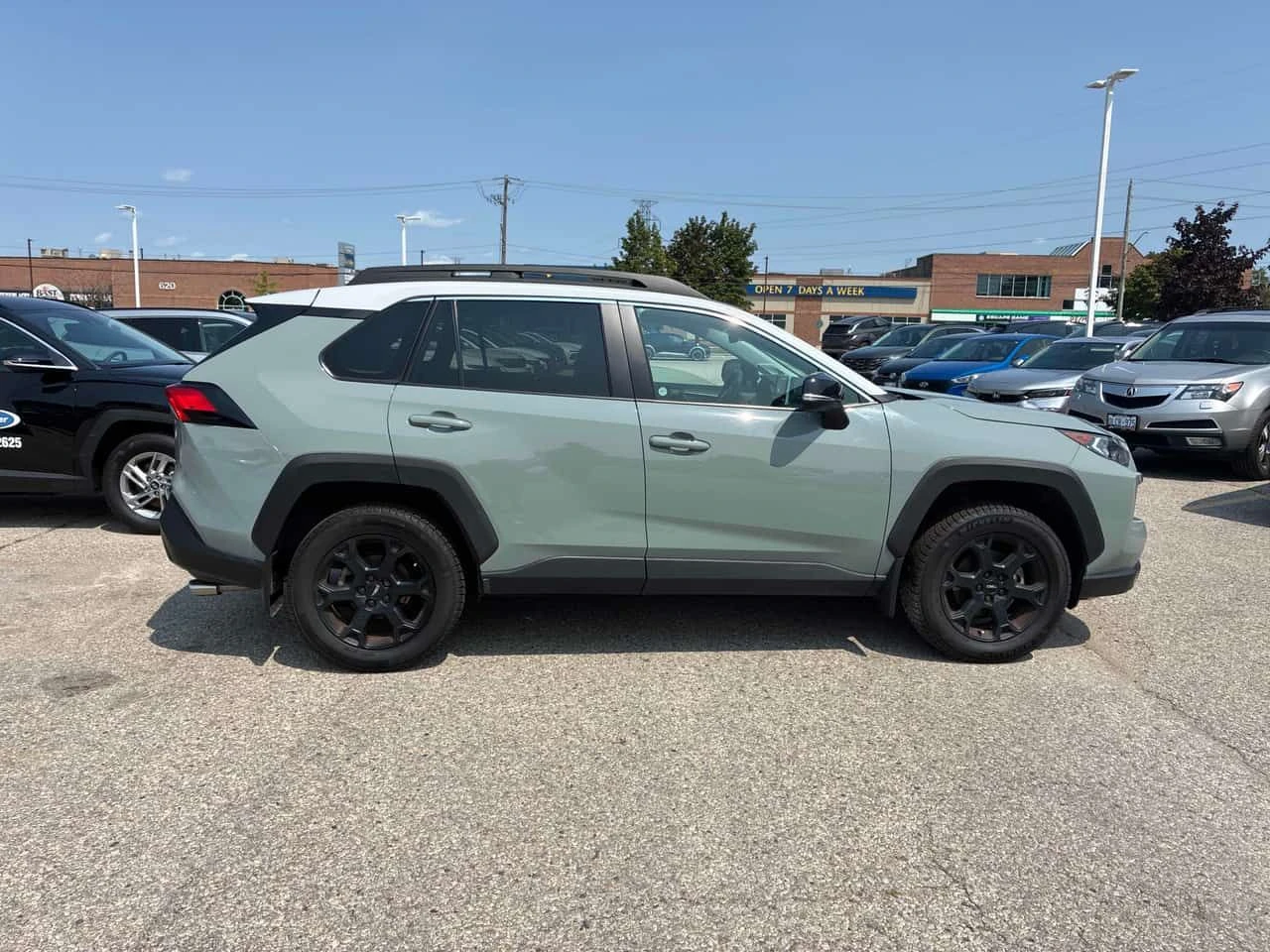 Toyota Rav4 * Trail AWD * CARFAX * ОПЦИЯ ЗА ФИНАНСИРАНЕ, снимка 3 - Автомобили и джипове - 55668120