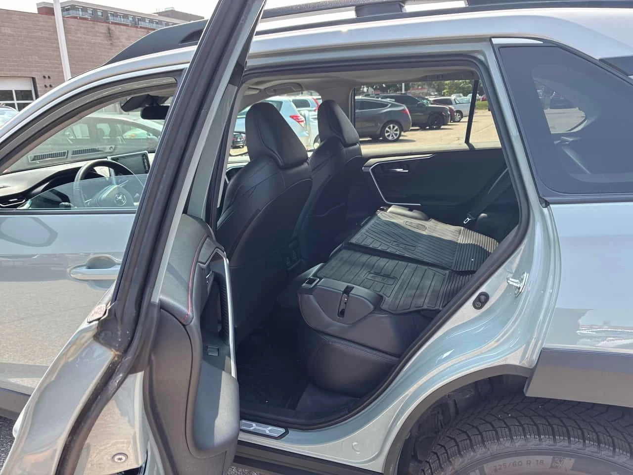 Toyota Rav4 * Trail AWD * CARFAX * ОПЦИЯ ЗА ФИНАНСИРАНЕ, снимка 17 - Автомобили и джипове - 55668120