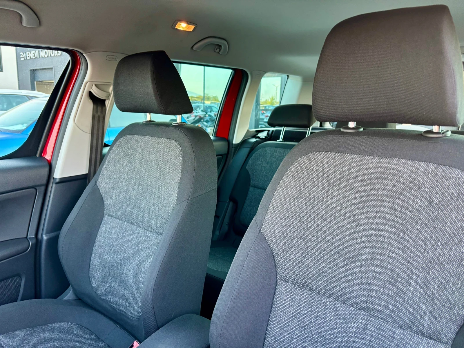 Skoda Yeti 1.6TDI DSG, снимка 11 - Автомобили и джипове - 55961732