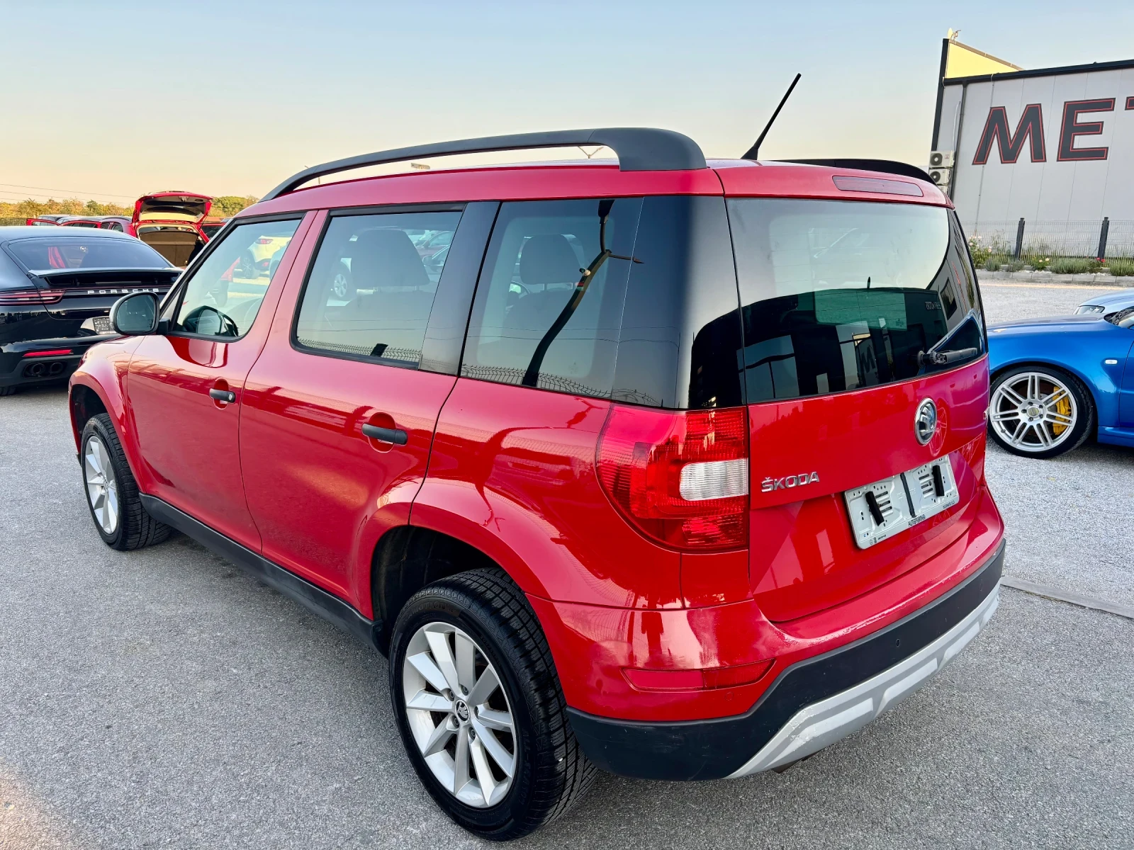 Skoda Yeti 1.6TDI DSG, снимка 3 - Автомобили и джипове - 55961732