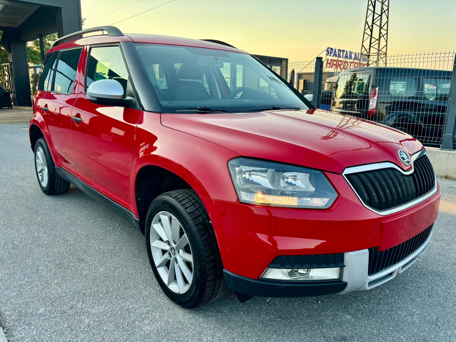 Skoda Yeti 1.6TDI DSG, снимка 7 - Автомобили и джипове - 55961732