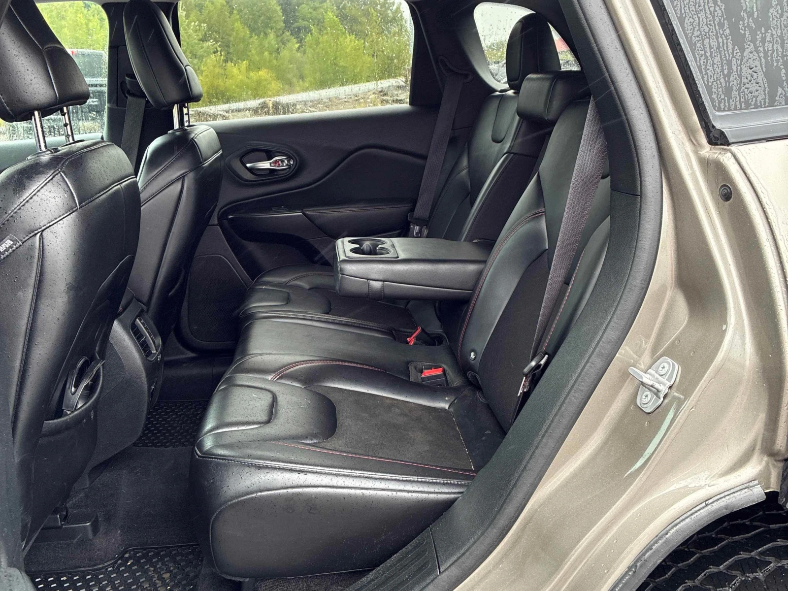 Jeep Cherokee * Trailhawk * CARFAX * ОПЦИЯ ЗА ФИНАНСИРАНЕ , снимка 14 - Автомобили и джипове - 56008244