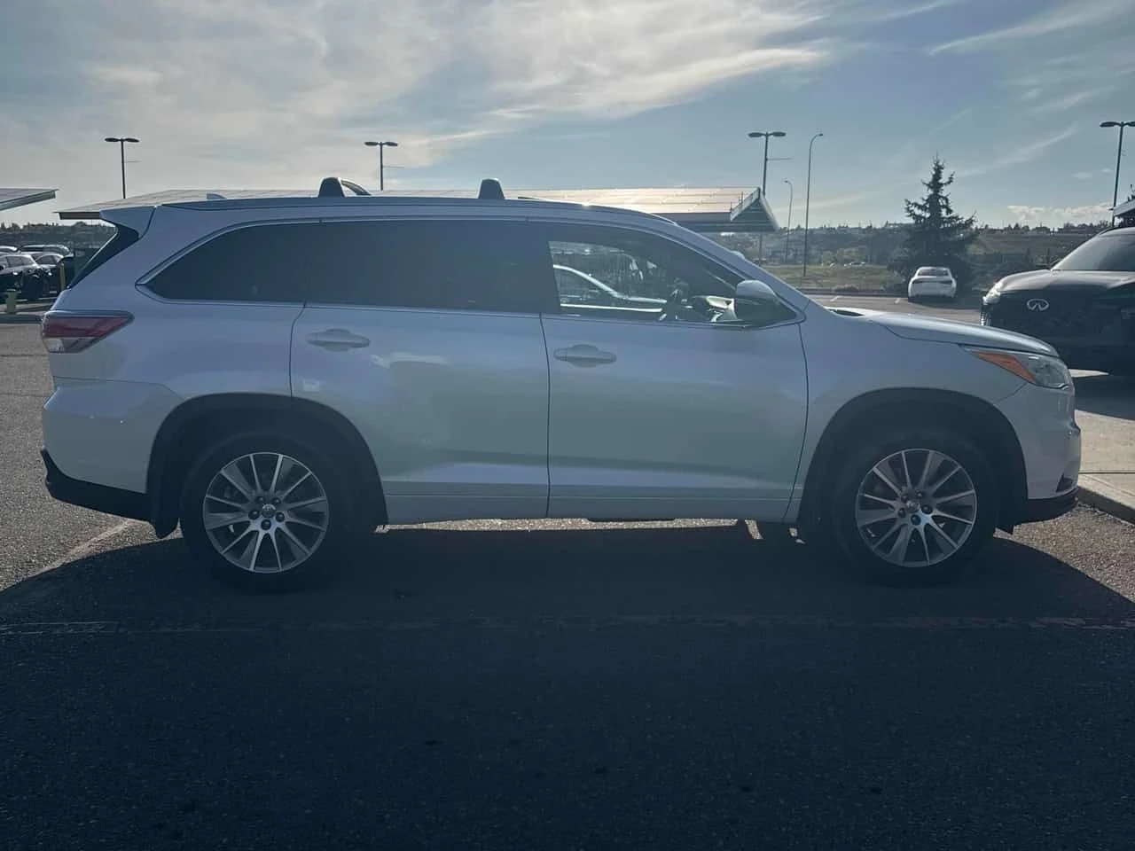 Toyota Highlander * XLE * АВТОКРЕДИТ БЕЗ ПЪРВОНАЧАЛНА ВНОСКА* , снимка 3 - Автомобили и джипове - 56163184