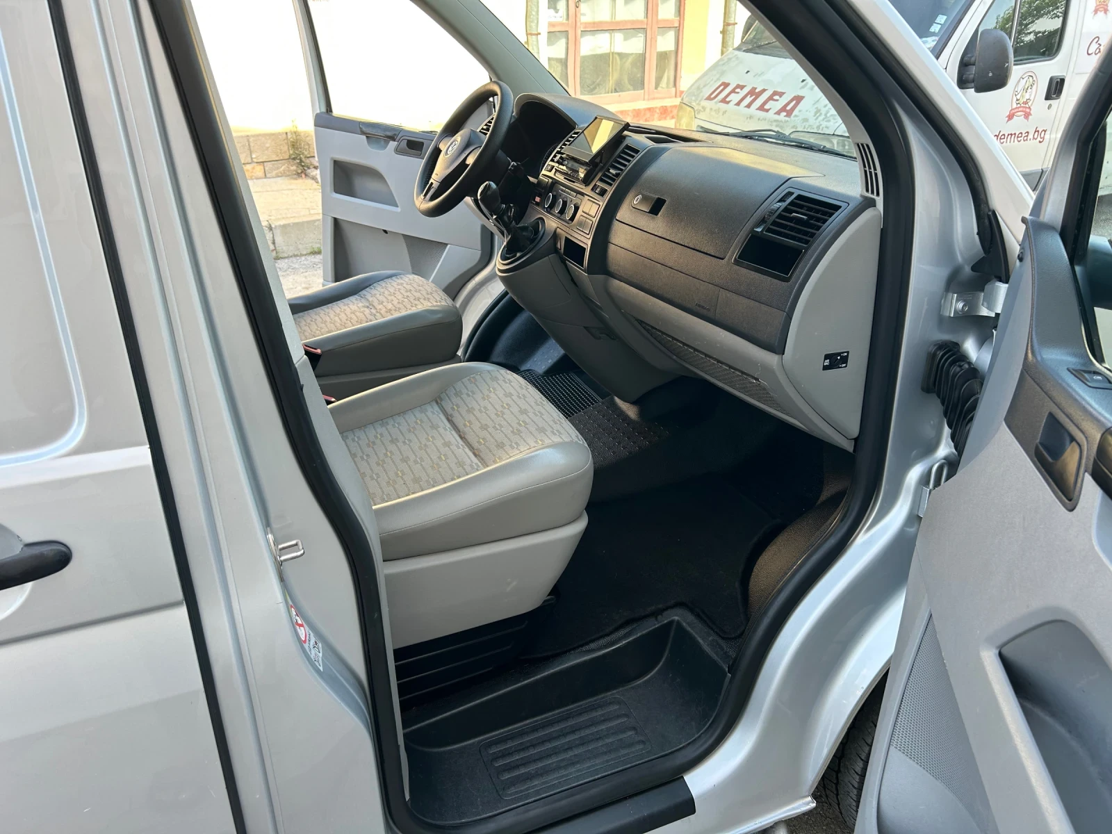 VW Transporter 2.0TDI FACE КЛИМАТИК, снимка 12 - Бусове и автобуси - 55825281