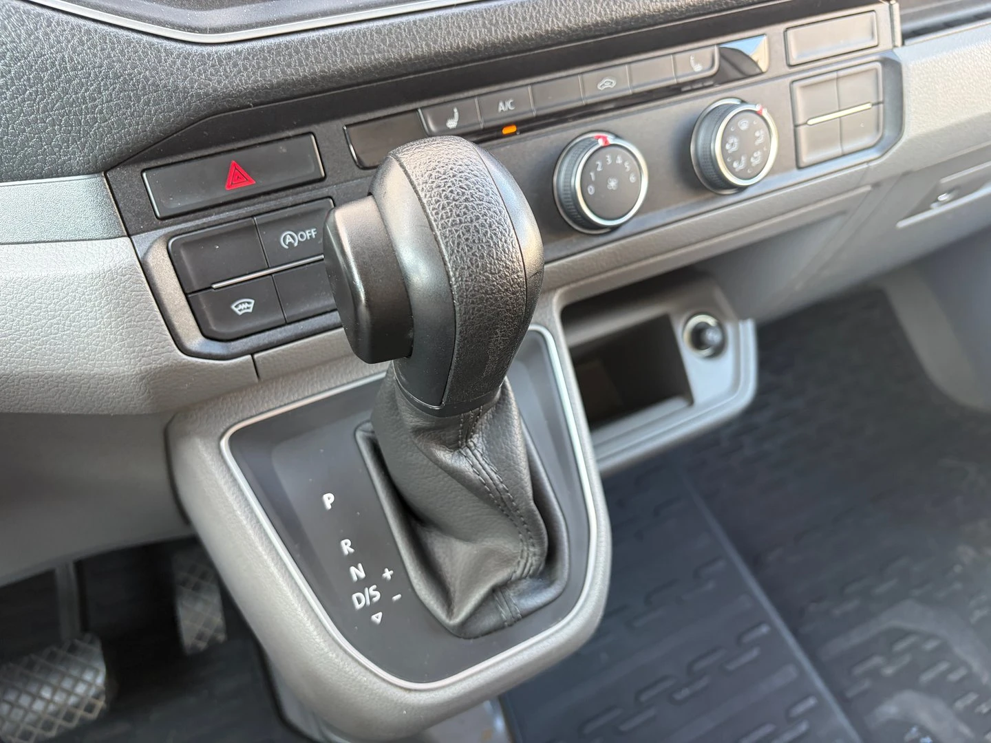 VW Crafter, снимка 7 - Бусове и автобуси - 56421203