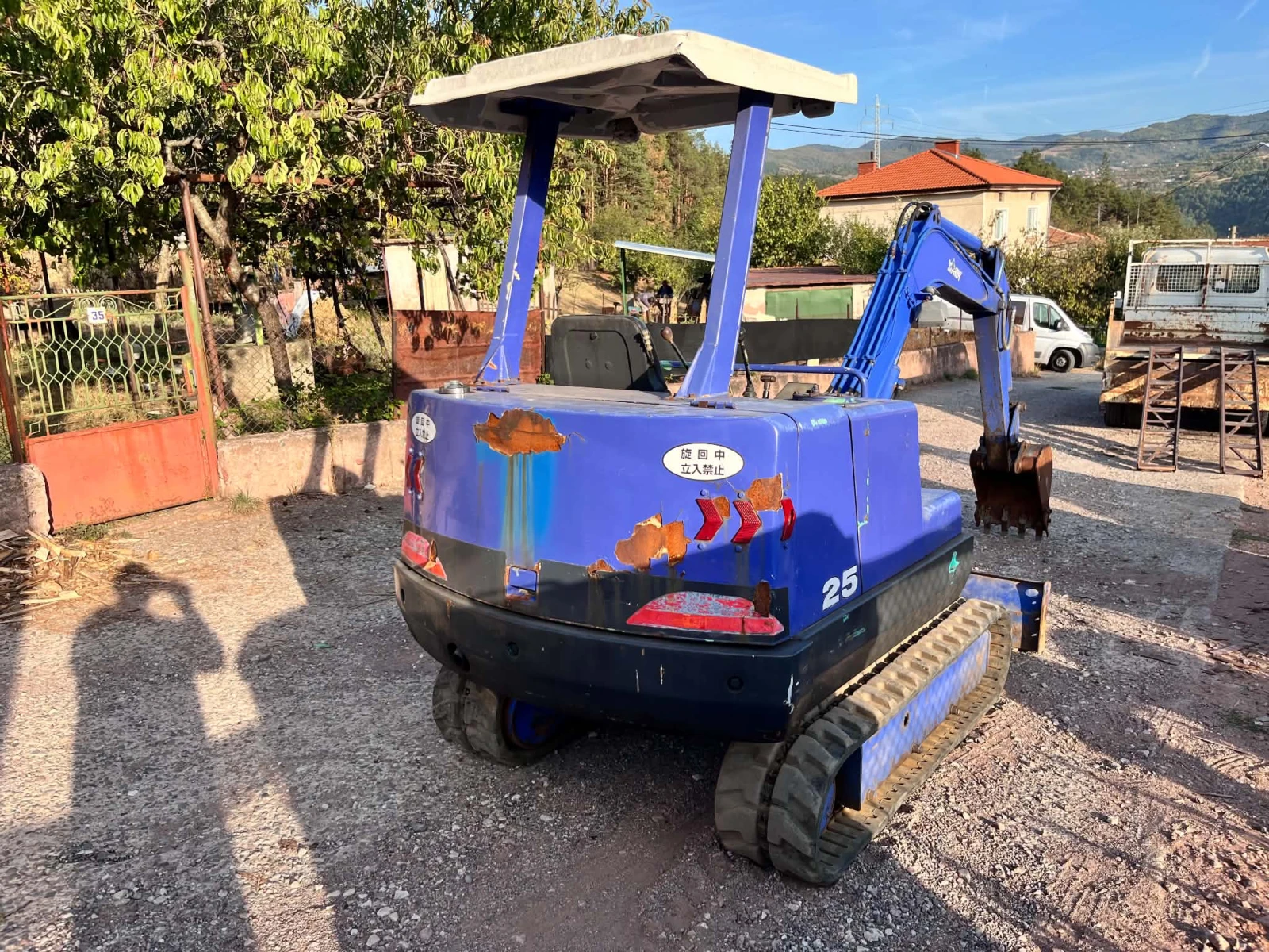 Багер Hanix H25