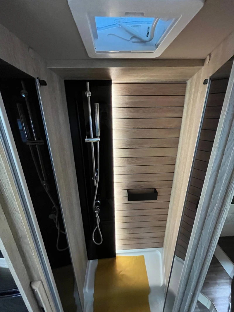 Кемпер Mobilvetta KEA P90 Високо оборудване, снимка 8 - Каравани и кемпери - 51798389