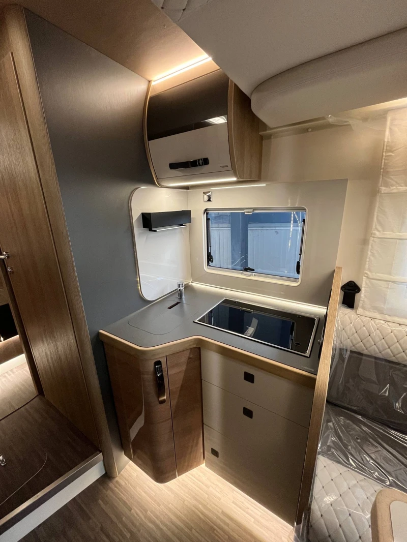 Кемпер Mobilvetta KEA P90 Високо оборудване, снимка 9 - Каравани и кемпери - 51798389