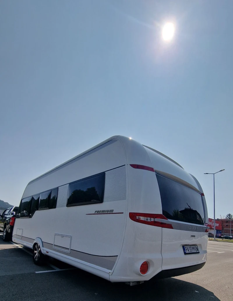 Каравана Hobby Premium 560 CFE, снимка 3 - Каравани и кемпери - 53297442