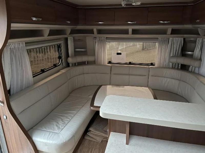 Каравана Hobby Premium 560 CFE, снимка 6 - Каравани и кемпери - 53297442