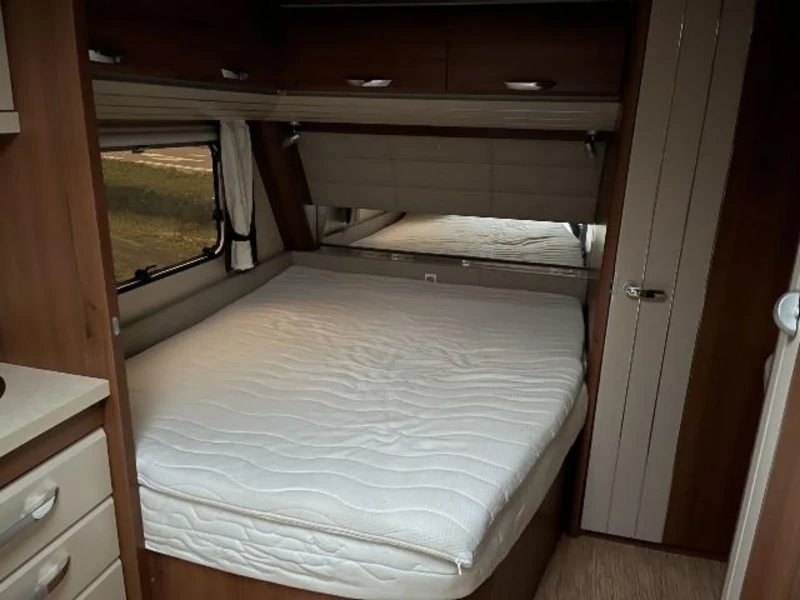 Каравана Hobby Premium 560 CFE, снимка 10 - Каравани и кемпери - 53297442