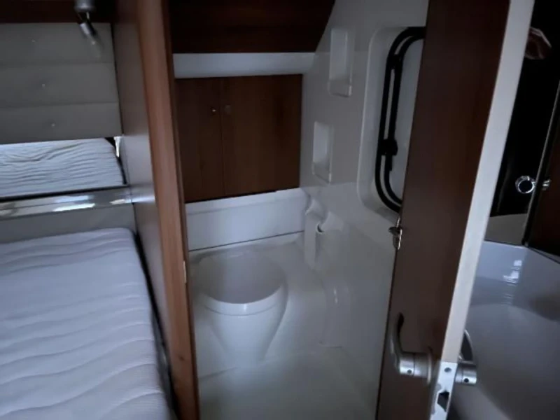 Каравана Hobby Premium 560 CFE, снимка 12 - Каравани и кемпери - 53297442