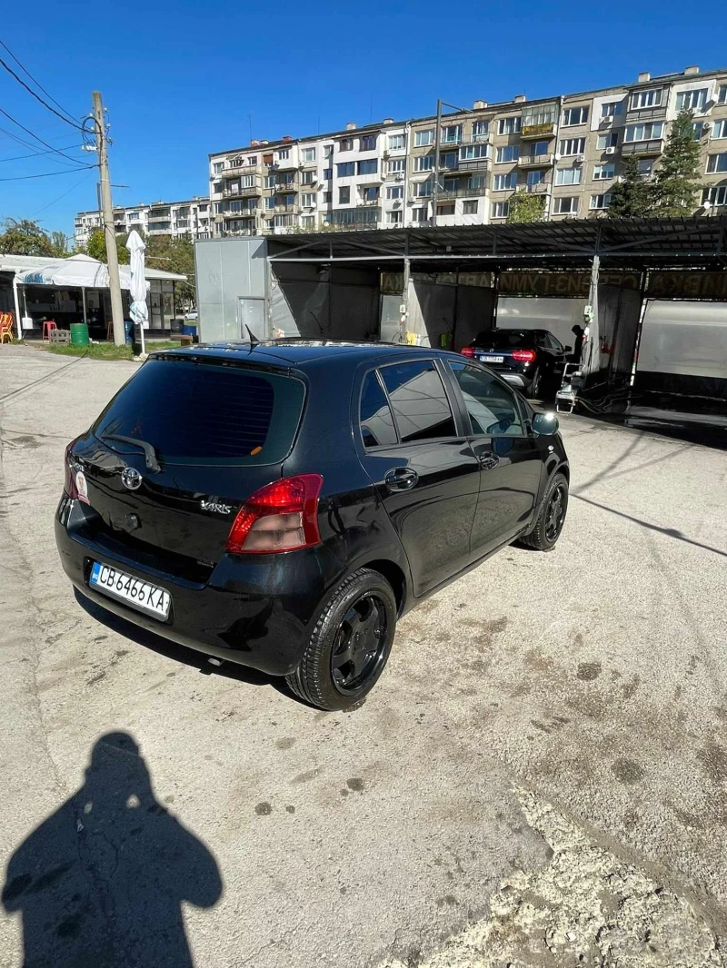 Toyota Yaris 1.3, снимка 8 - Автомобили и джипове - 47501514