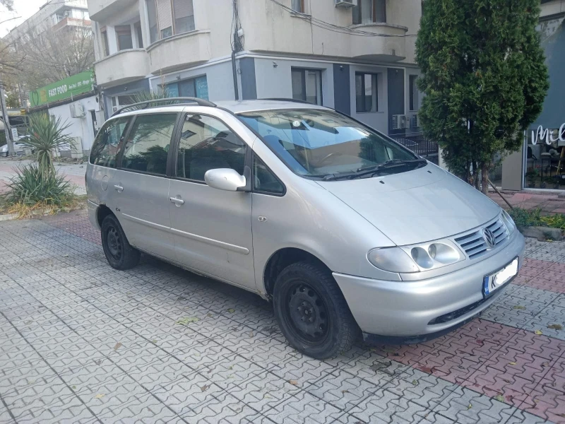 VW Sharan 1.9 TDI, снимка 3 - Автомобили и джипове - 48002875