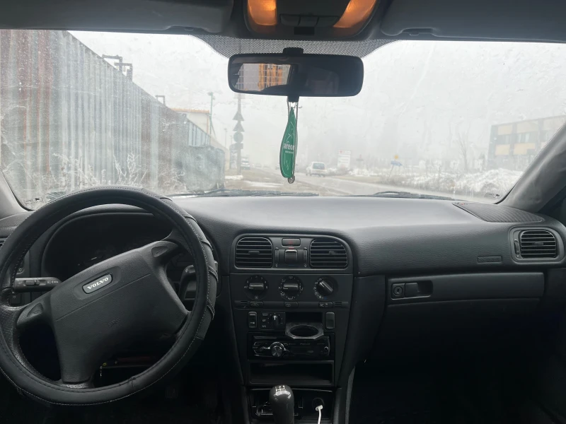 Volvo V40 T4, снимка 6 - Автомобили и джипове - 48750922