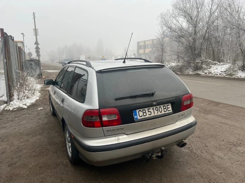 Volvo V40 T4, снимка 3 - Автомобили и джипове - 48750922