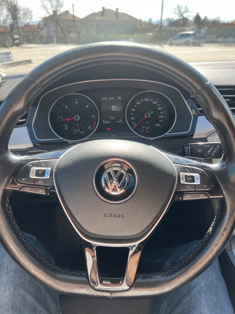 VW Passat * 2.0 TDI* 150hp* АВТОМАТИК* ДИСТРОНИК* , снимка 11 - Автомобили и джипове - 49390140