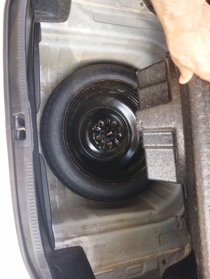 Toyota Camry, снимка 13 - Автомобили и джипове - 51487404