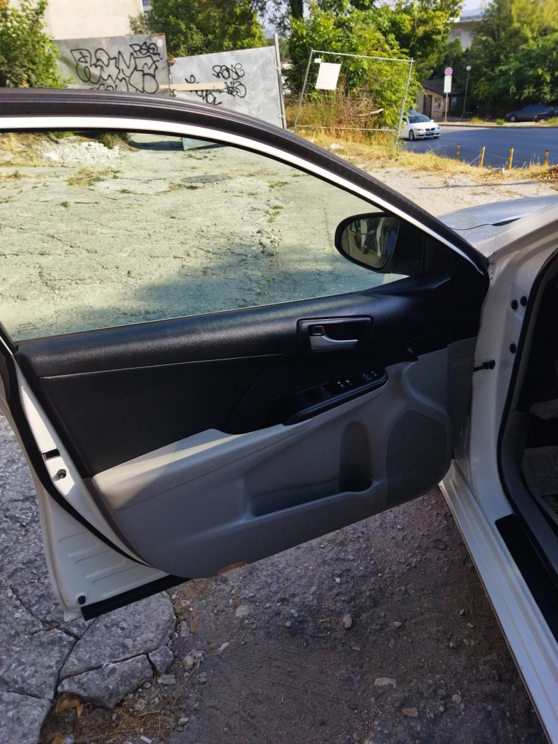 Toyota Camry, снимка 15 - Автомобили и джипове - 51487404