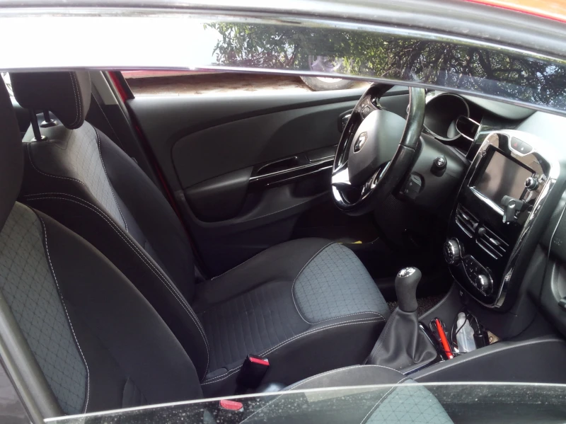 Renault Clio tce, снимка 4 - Автомобили и джипове - 52349995
