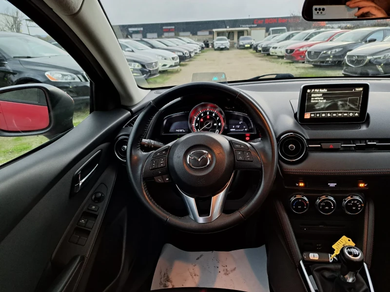 Mazda 2 1.5 i full, снимка 9 - Автомобили и джипове - 52667843