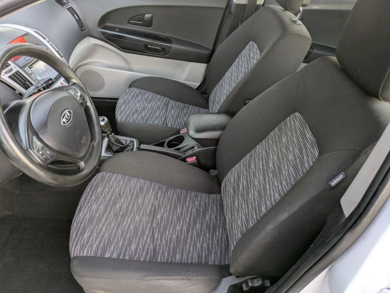 Kia Ceed 1.4i, снимка 7 - Автомобили и джипове - 52741118