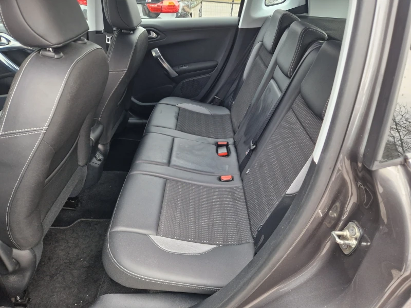 Peugeot 2008 1.2/ALLURE/70х.км!, снимка 14 - Автомобили и джипове - 53257734