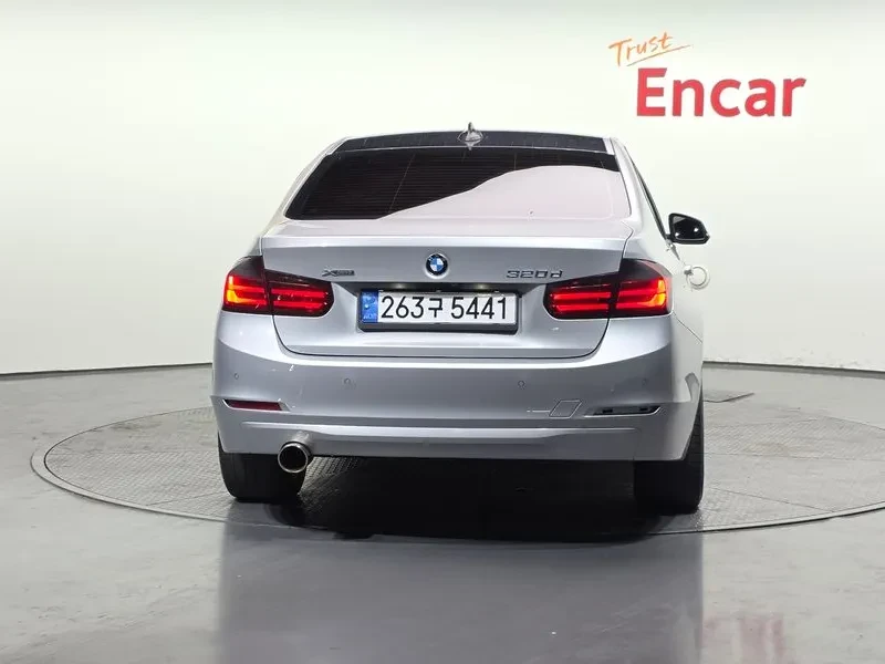 BMW 320 d, снимка 4 - Автомобили и джипове - 54590211