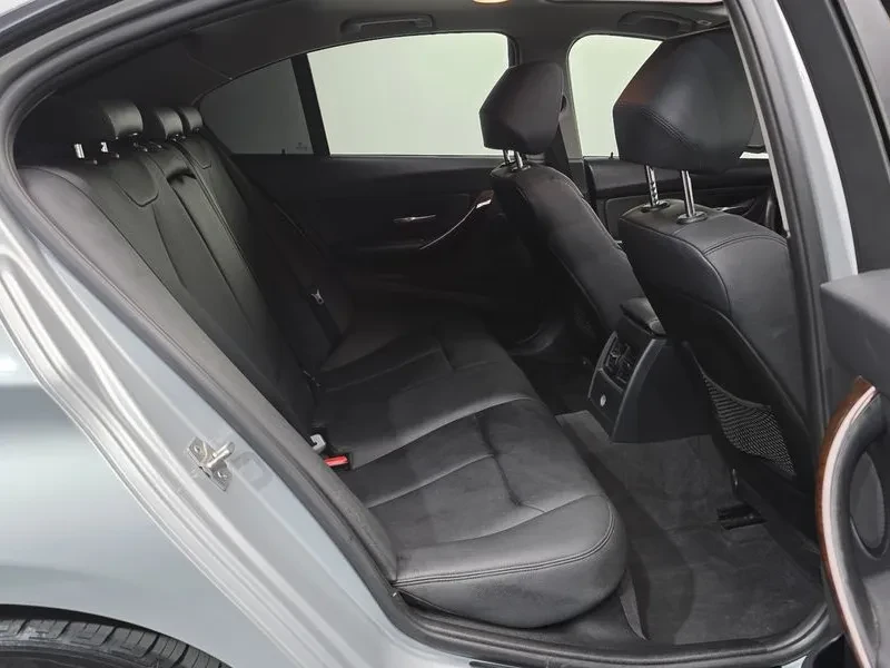 BMW 320 d, снимка 11 - Автомобили и джипове - 54590211