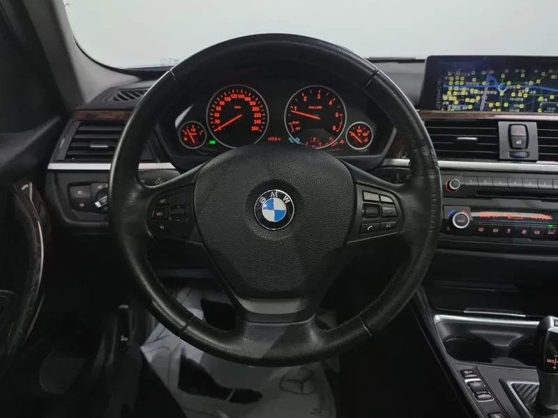 BMW 320 d, снимка 12 - Автомобили и джипове - 54590211