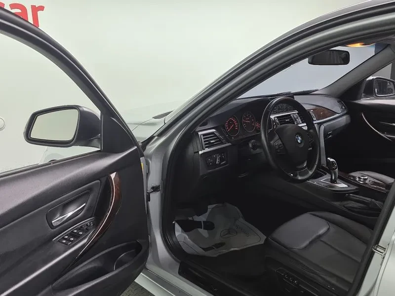 BMW 320 d, снимка 10 - Автомобили и джипове - 54590211