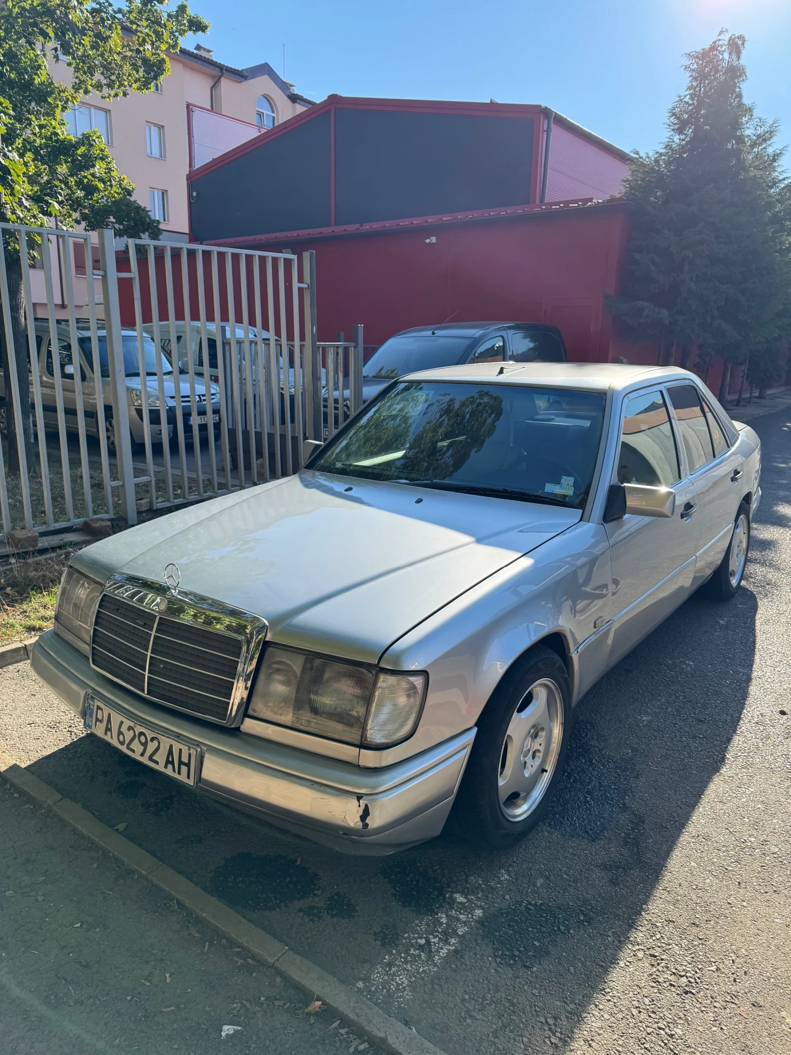 Mercedes-Benz 124  - изображение 2