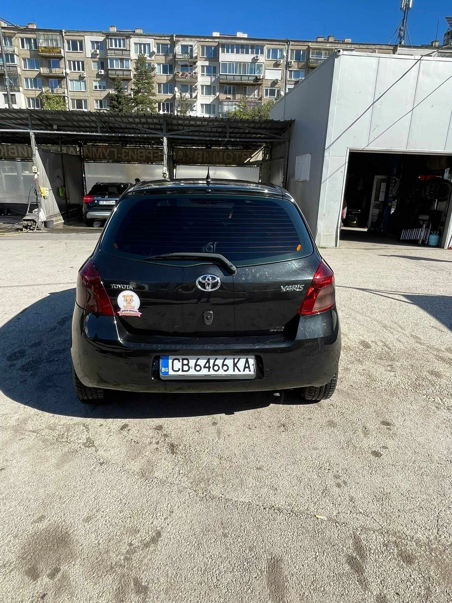 Toyota Yaris 1.3 - изображение 4