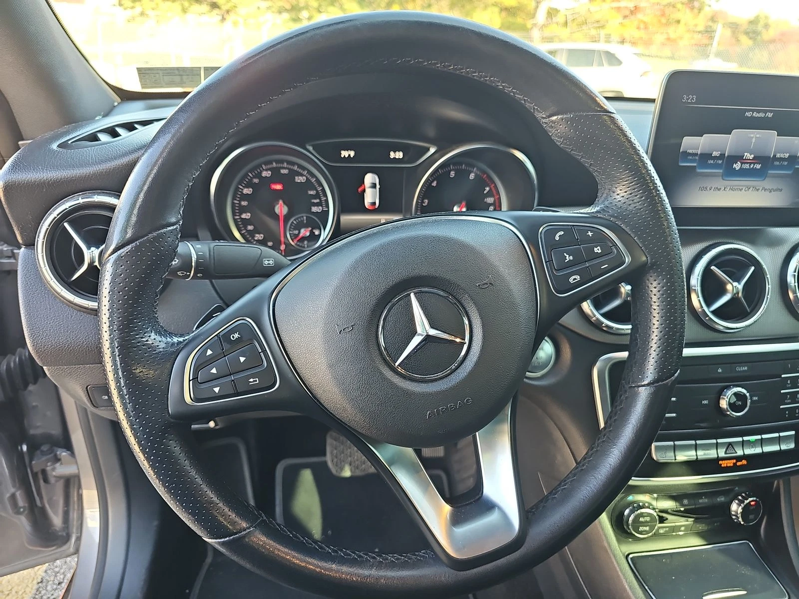 Mercedes-Benz CLA 250 4MATIC* ПОДГРЕВ* PANO* KEYLESS* NAVI* ПАМЕТ - изображение 9