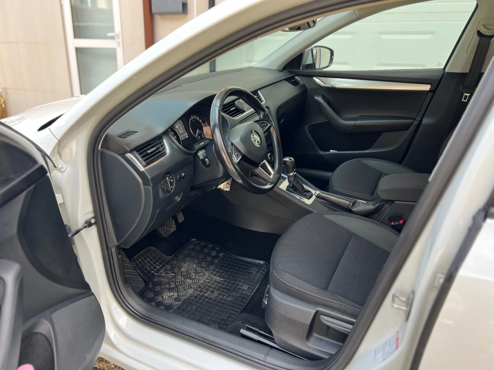 Skoda Octavia 1.6 dsg - изображение 5