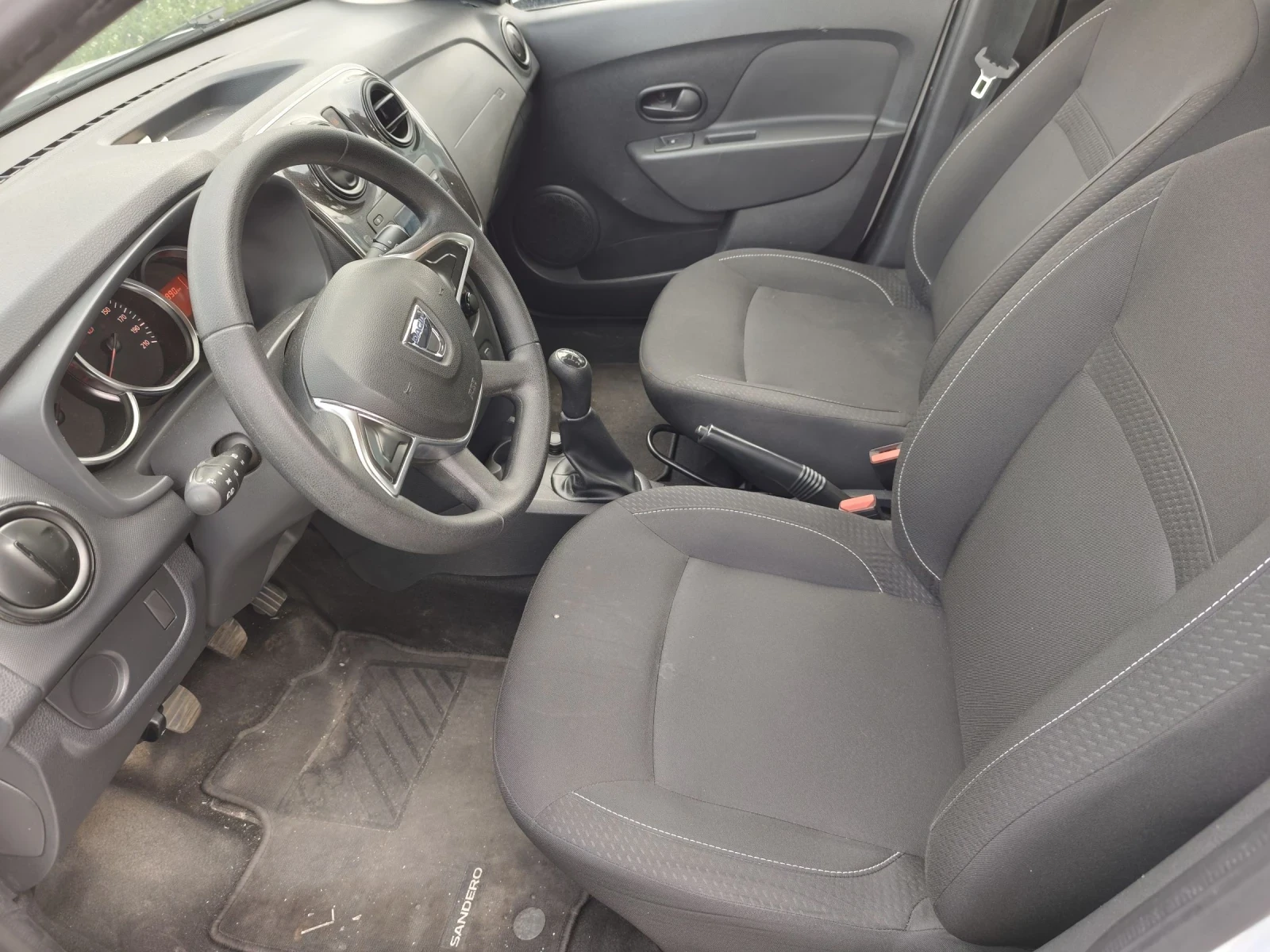 Dacia Sandero 1.5dci - изображение 6
