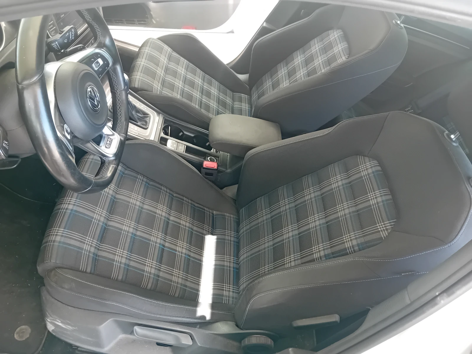 VW Golf 1.4ГТЕ 2БР , 1.6DDY 116 кс - изображение 5