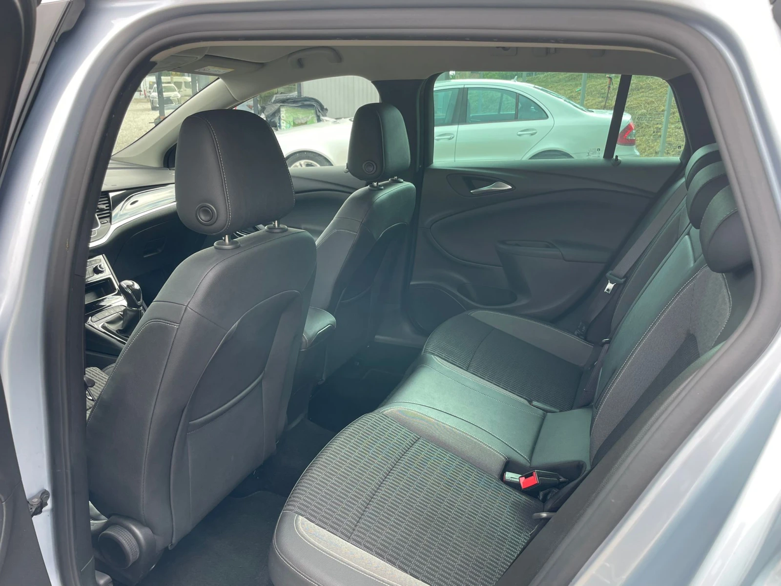 Opel Astra /SPORTS TOURER - изображение 10