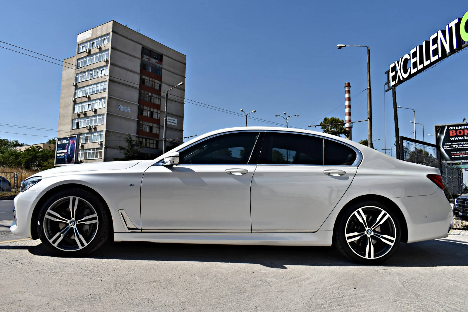 BMW 730 d* xDrive* МАСАЖИ* ОБДУХВАНЕ* HEAD-UP* HARMAN-CARD - изображение 3