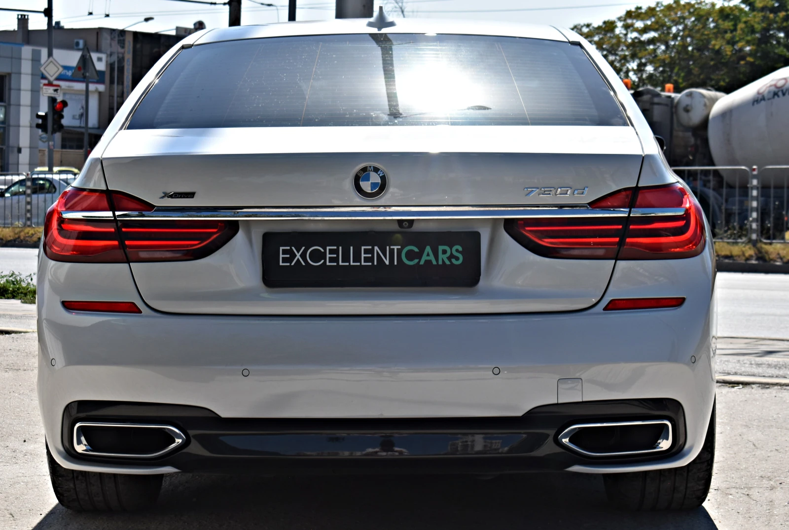 BMW 730 d* xDrive* МАСАЖИ* ОБДУХВАНЕ* HEAD-UP* HARMAN-CARD - изображение 7