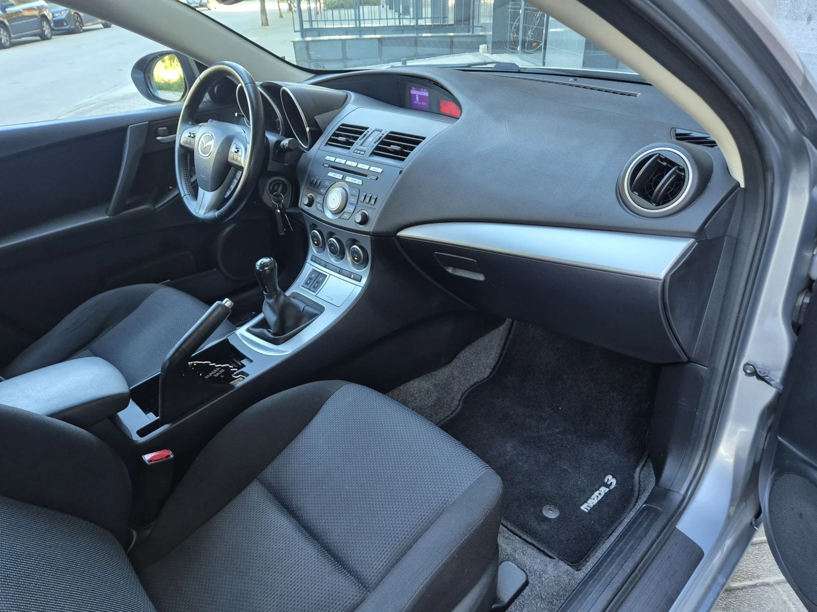Mazda 3 1.6 - изображение 10