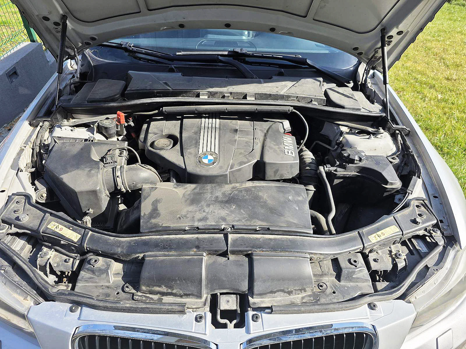 BMW 320 2.0D, снимка 17 - Автомобили и джипове - 53489066