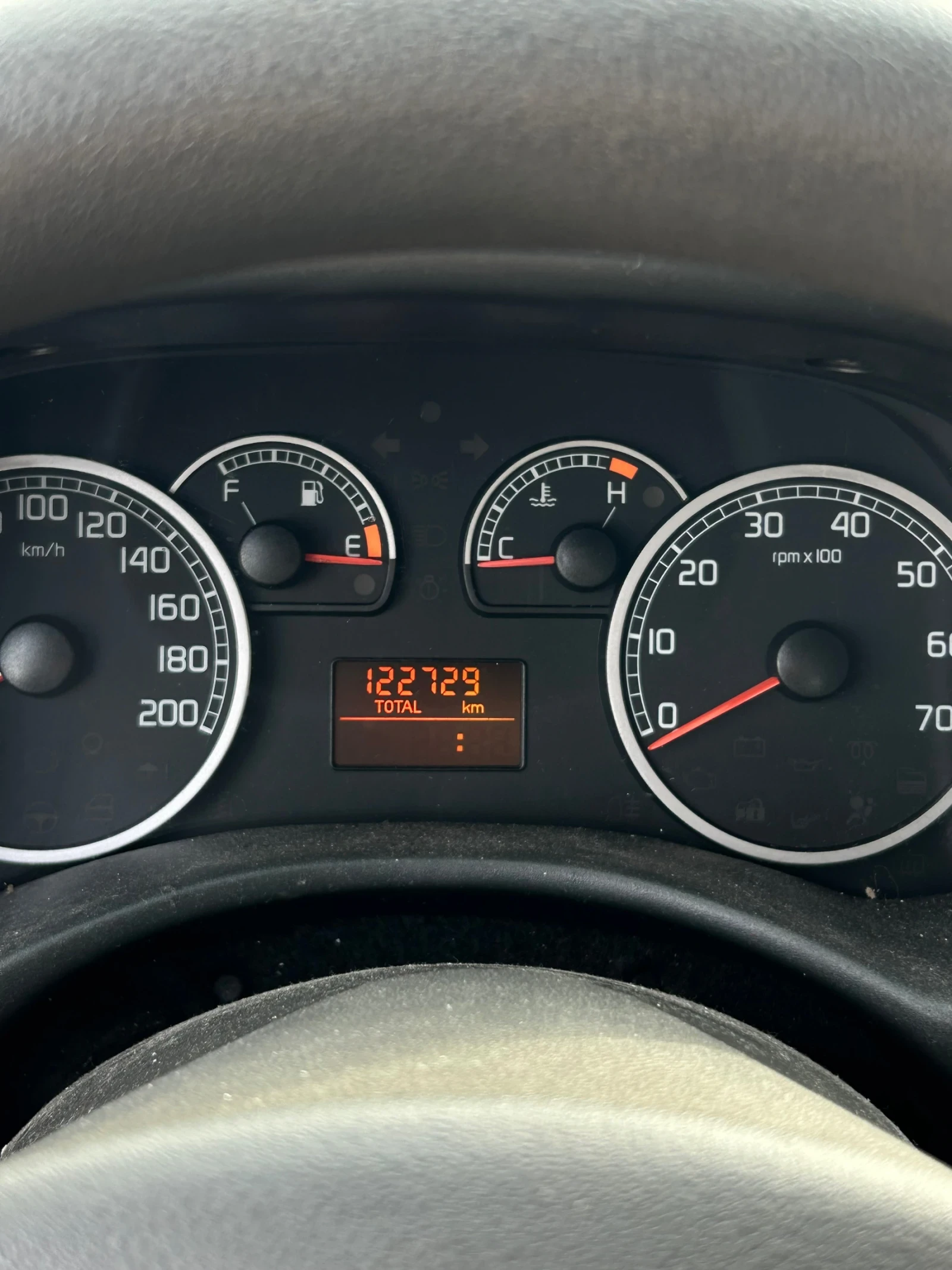 Fiat Punto 1.2 бензин !!!!122хил км!!!, снимка 6 - Автомобили и джипове - 53900787