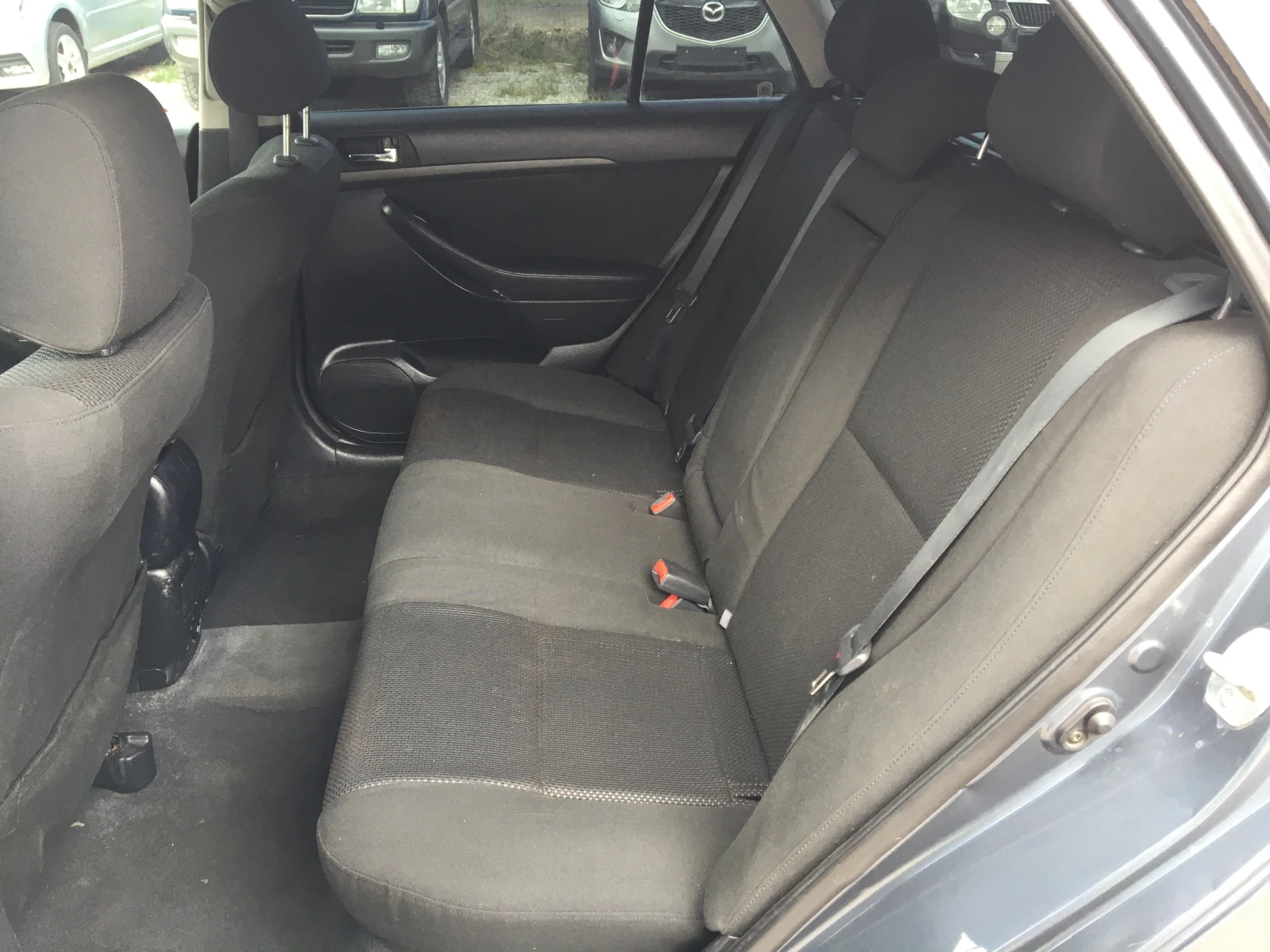 Toyota Avensis 2.2D-4D 150kc Italia, снимка 13 - Автомобили и джипове - 54147735